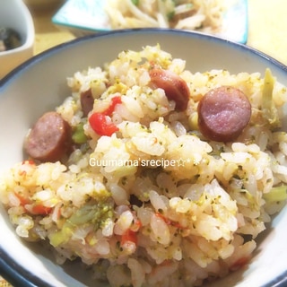 炊飯器へドドン♡トマトとブロッコリーの炊き込みご飯